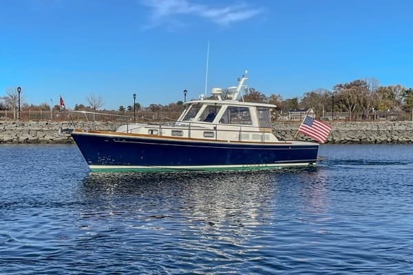 2001 Grand Banks Eastbay 38 HX
