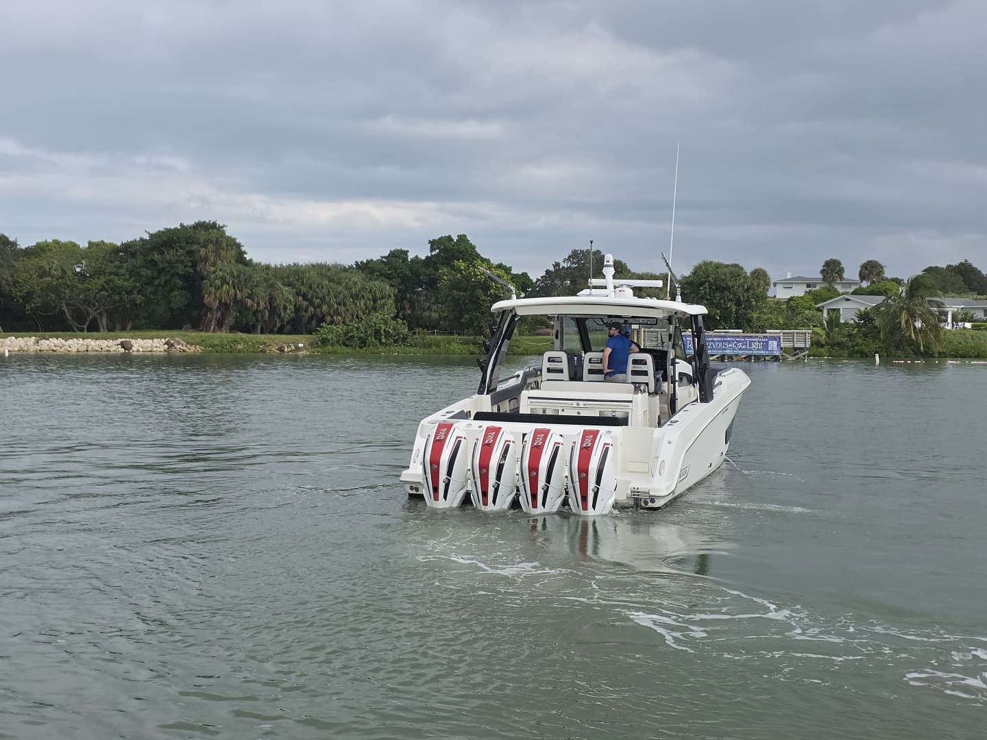 2021 Boston Whaler 420 Outrage - Image 10