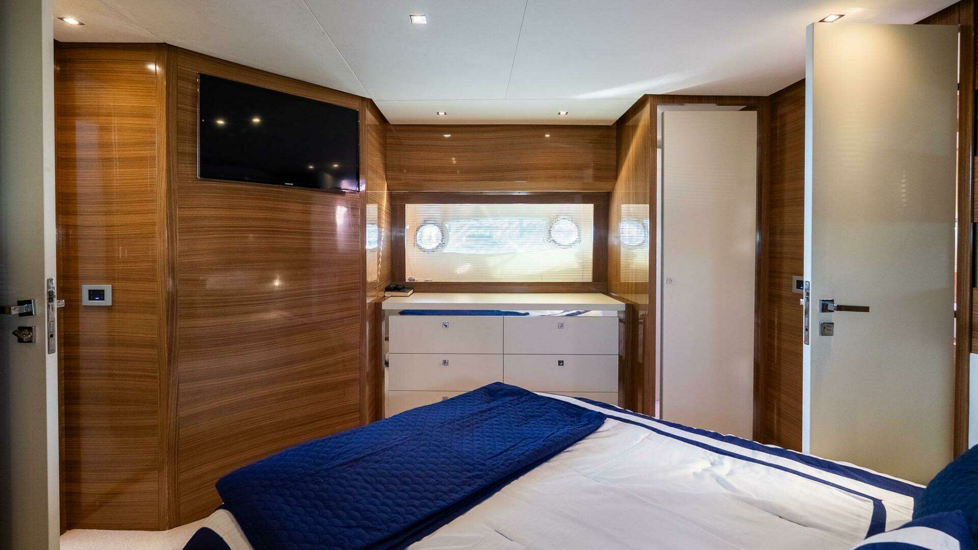 2011 Uniesse 55S - Image 31
