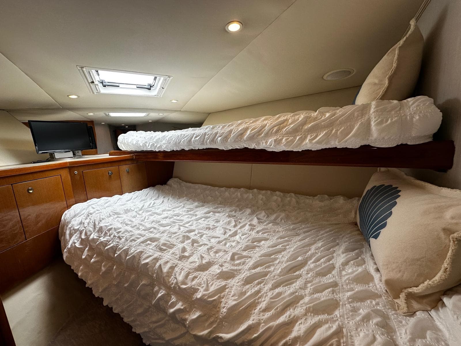 2003 Viking 52 - 67