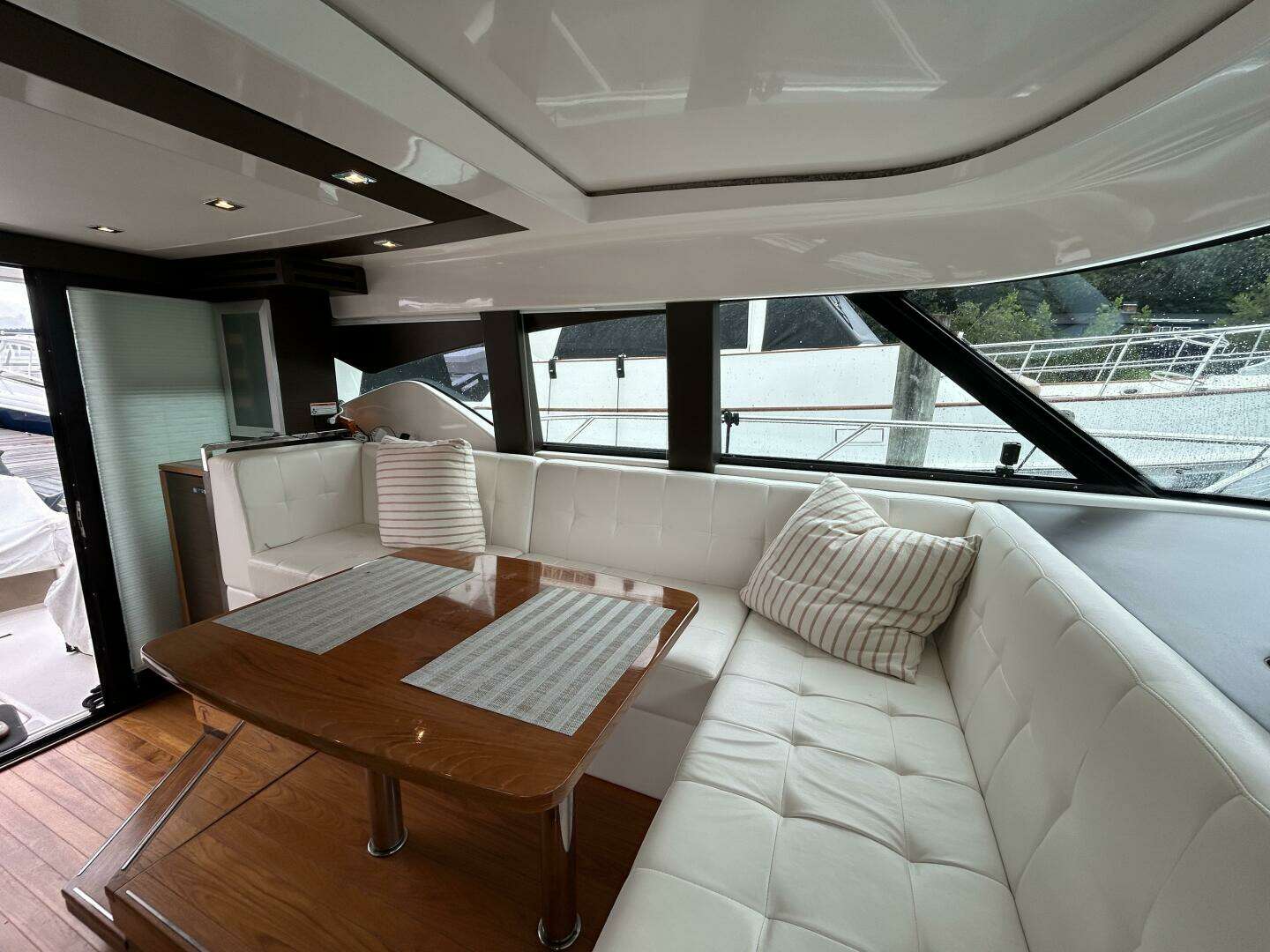 2015 Tiara Yachts C44 Coupe - Image 15