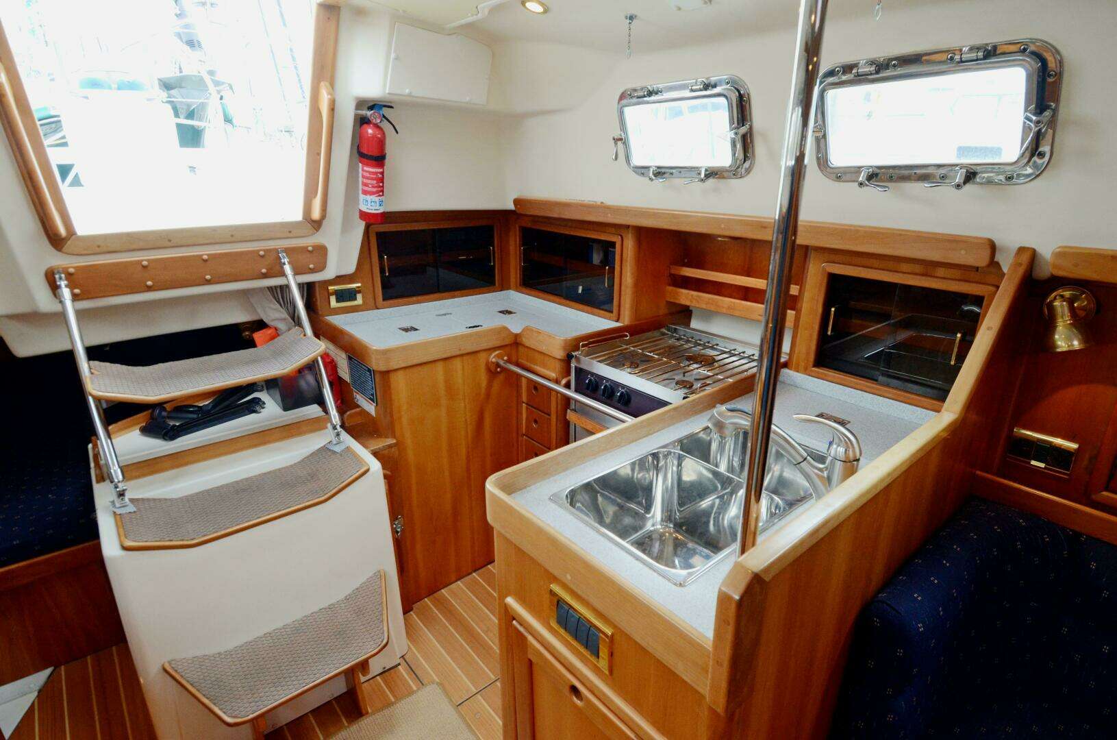 2002 Saga 35 - Image 22