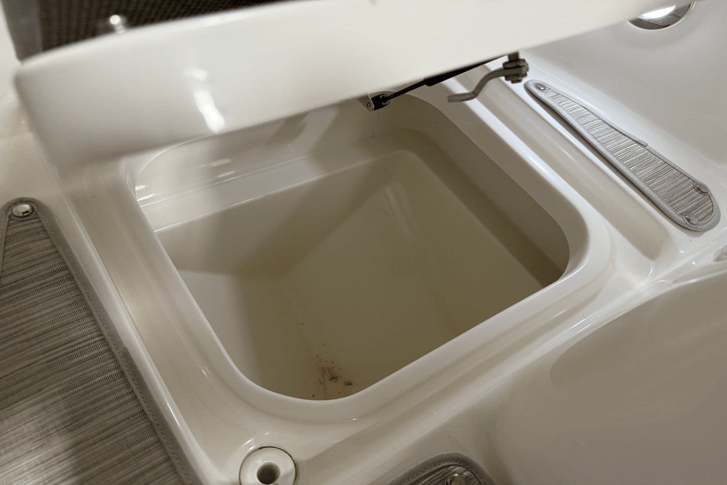 2025 Sea Ray SDX 250 - 115