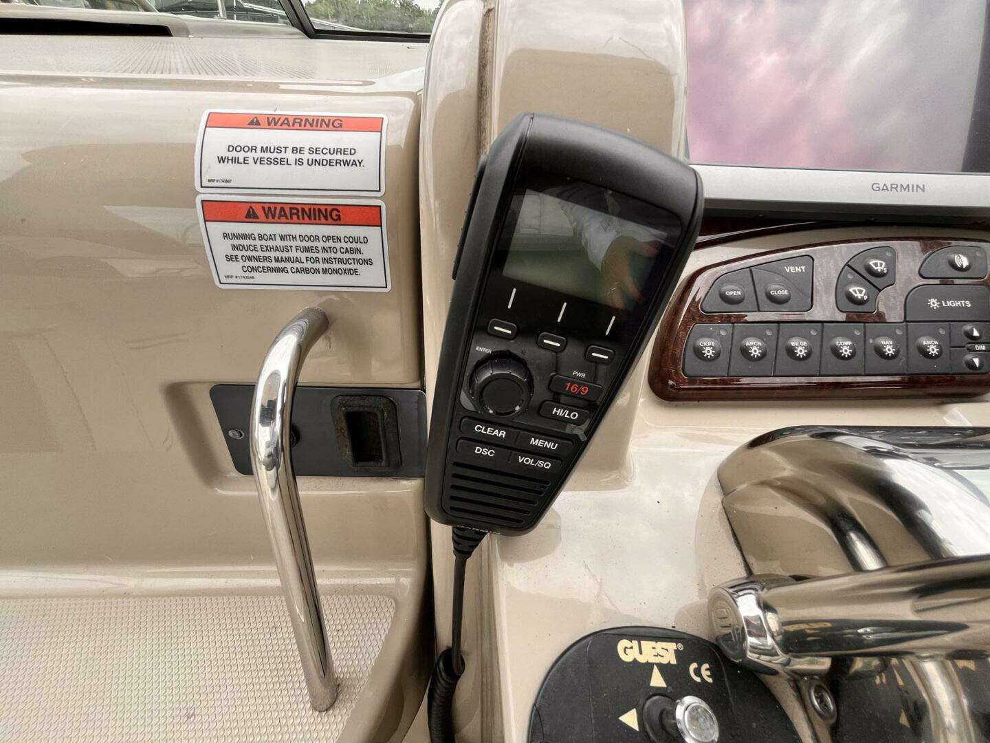 2007 Sea Ray 310 Sundancer - Image 22