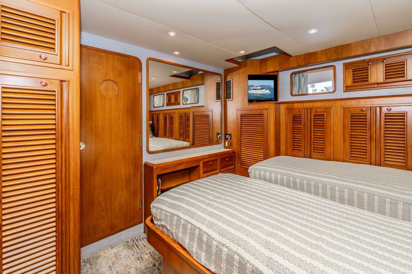 2000 Offshore Yachts Flushdeck - Image 41