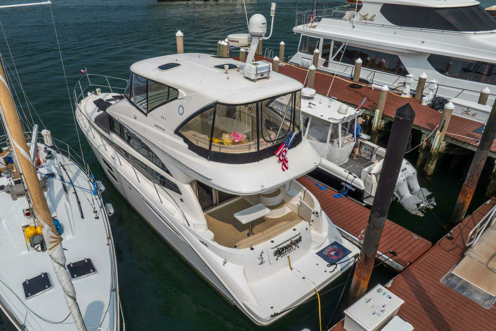 2009 Meridian 441 Sedan - Image 8