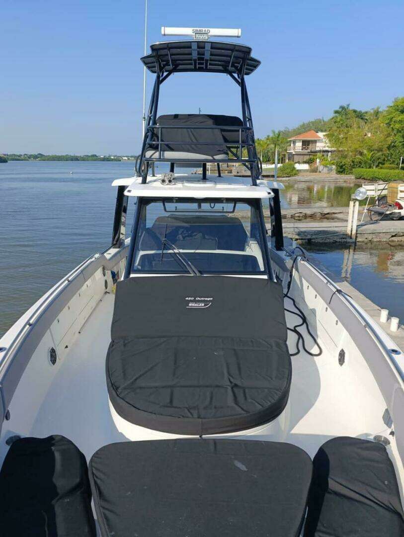 2024 Boston Whaler 420 Outrage - Image 6