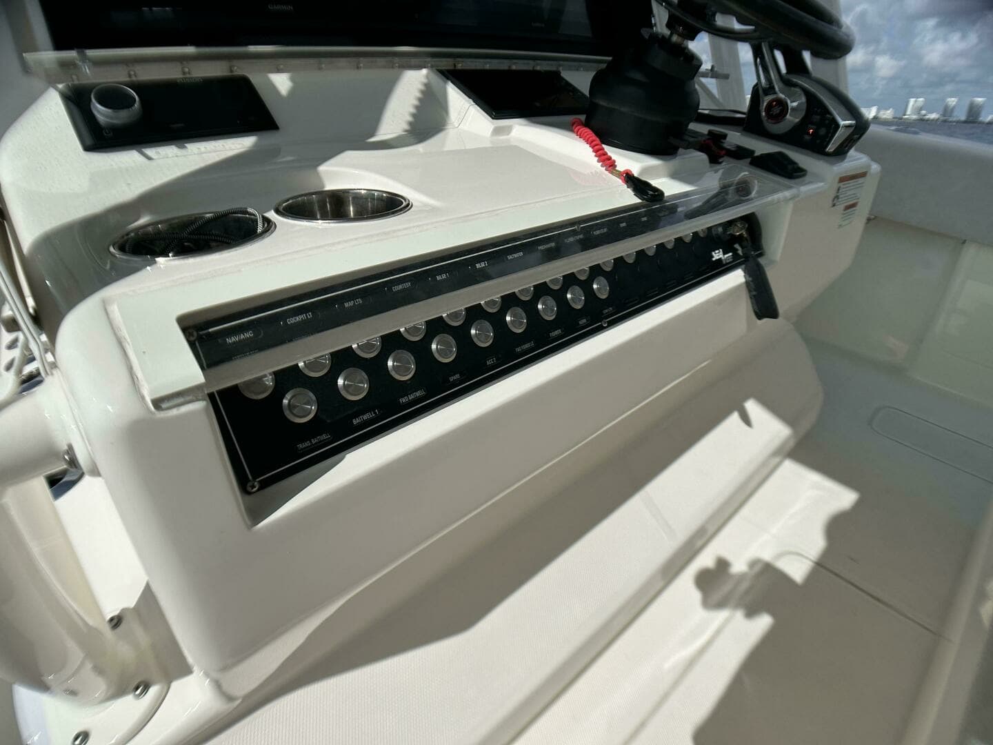 2022 SeaVee 390z Center Console - Image 13