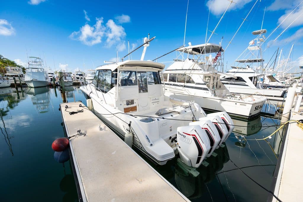 2023 Boston Whaler 405 Conquest - 13
