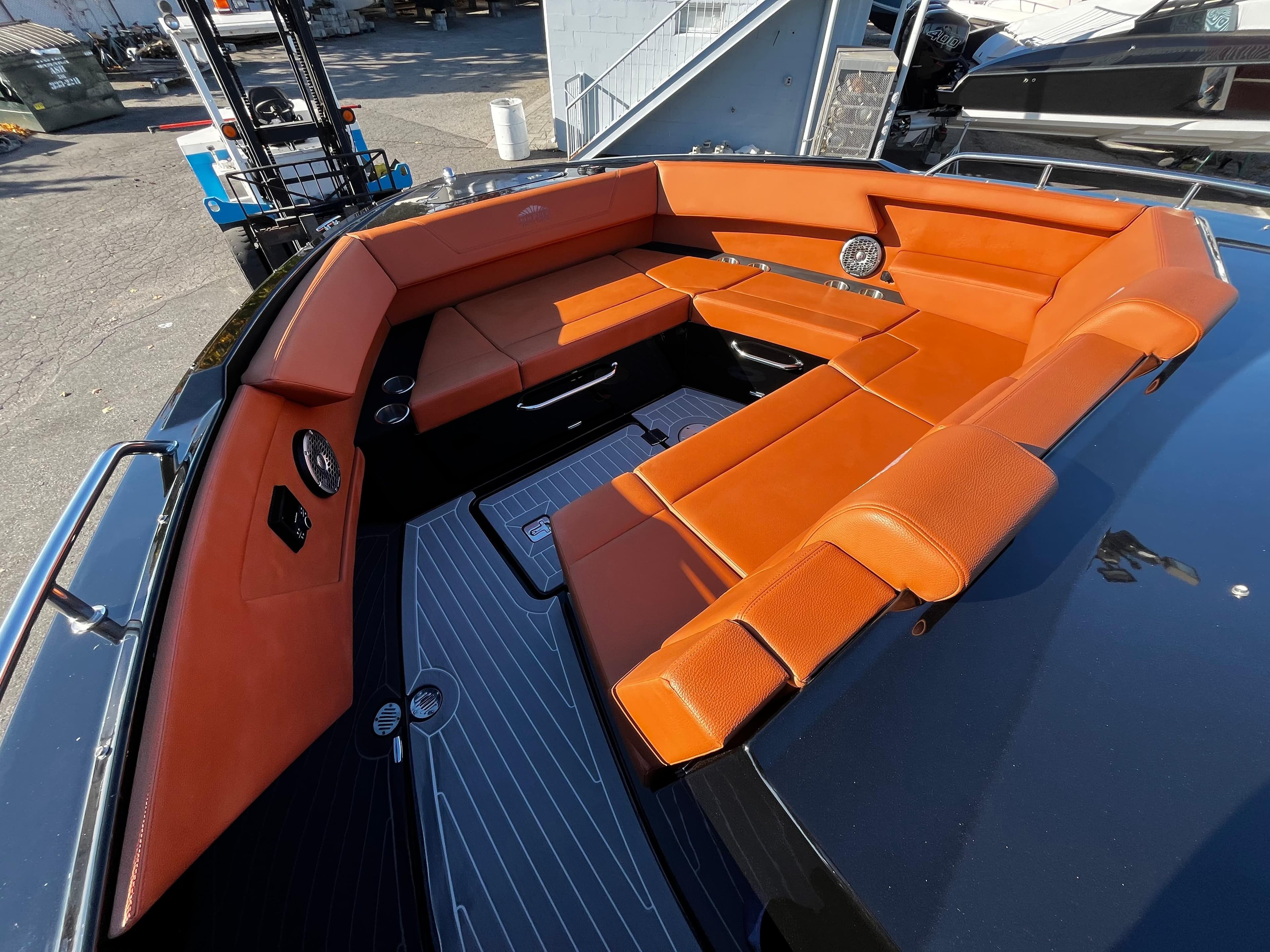 2022 Cruisers Yachts 34 GLS - 24