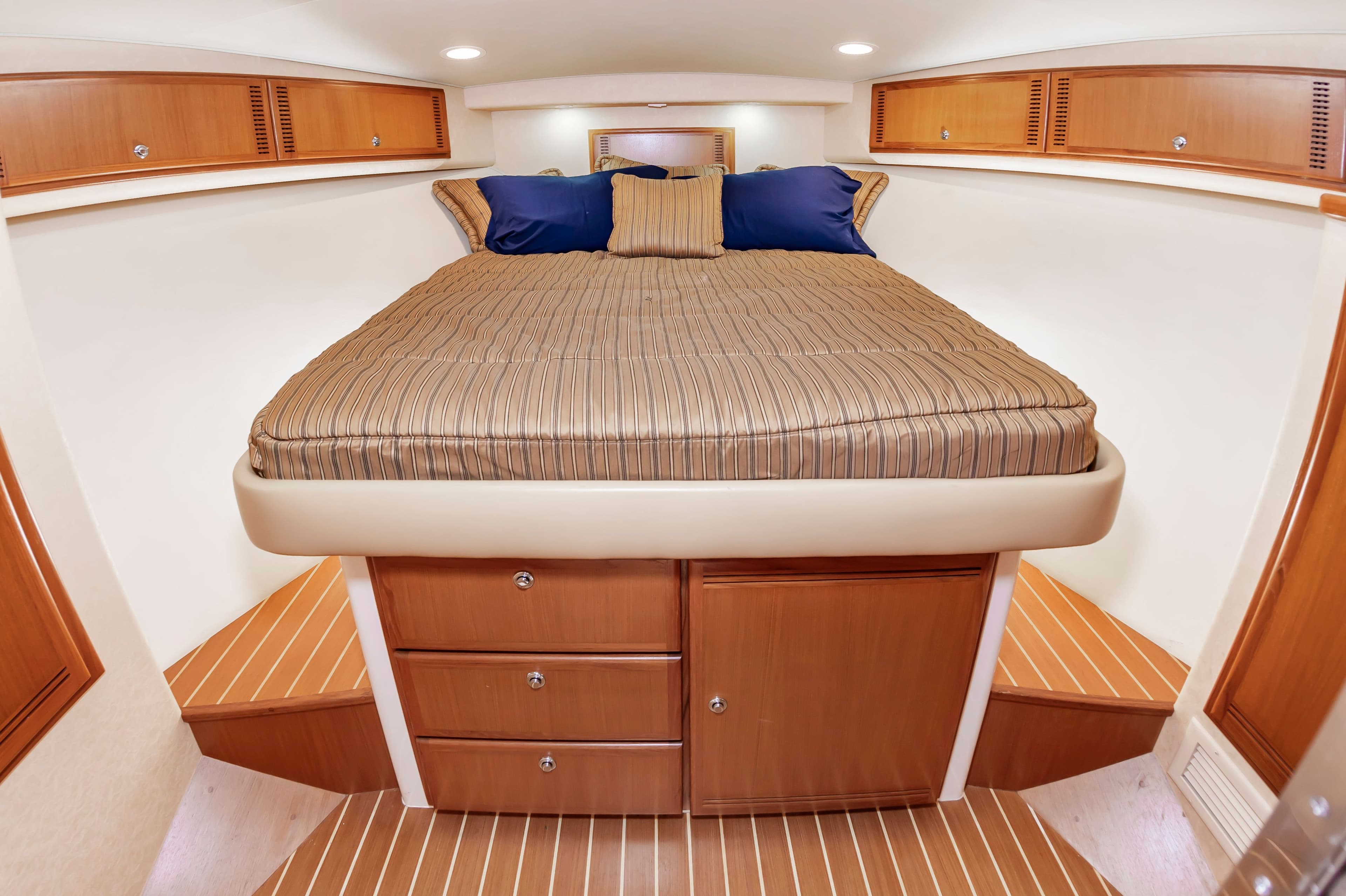 2008 Cabo 40 Express - 44