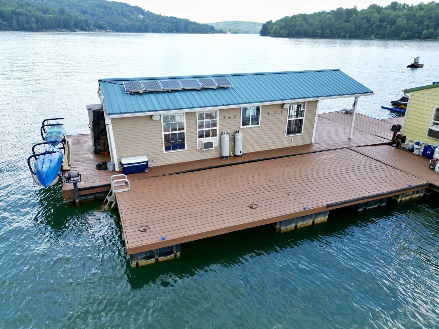 2008 Custom 13 x 29 Floating Cabin Approx 377sqft - Image 14