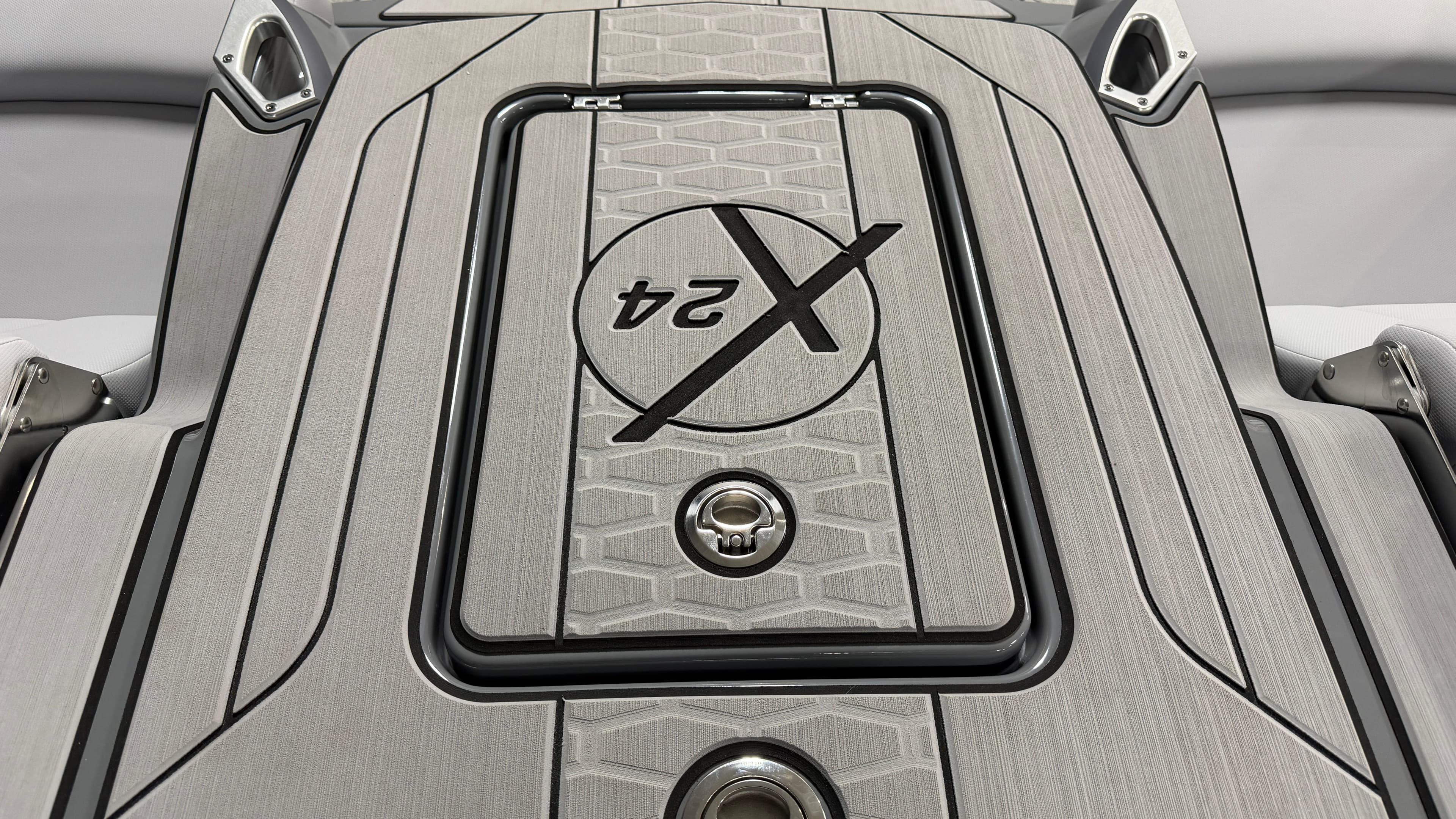 2025 MasterCraft X24 - 18