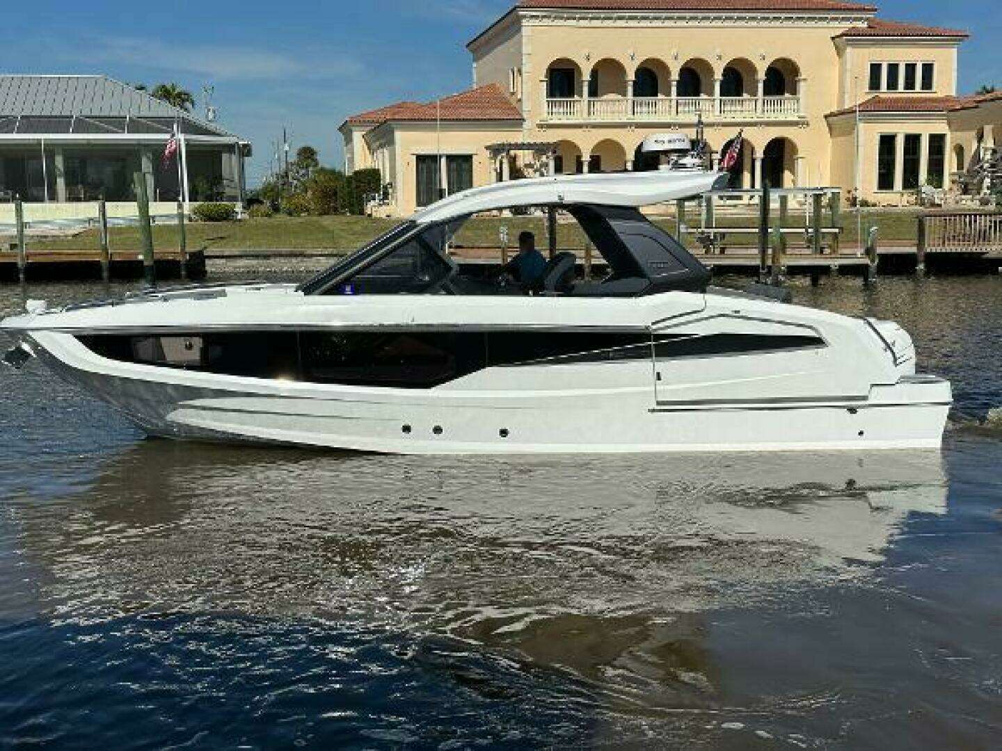 2022 Galeon 325 GTO - Image 24
