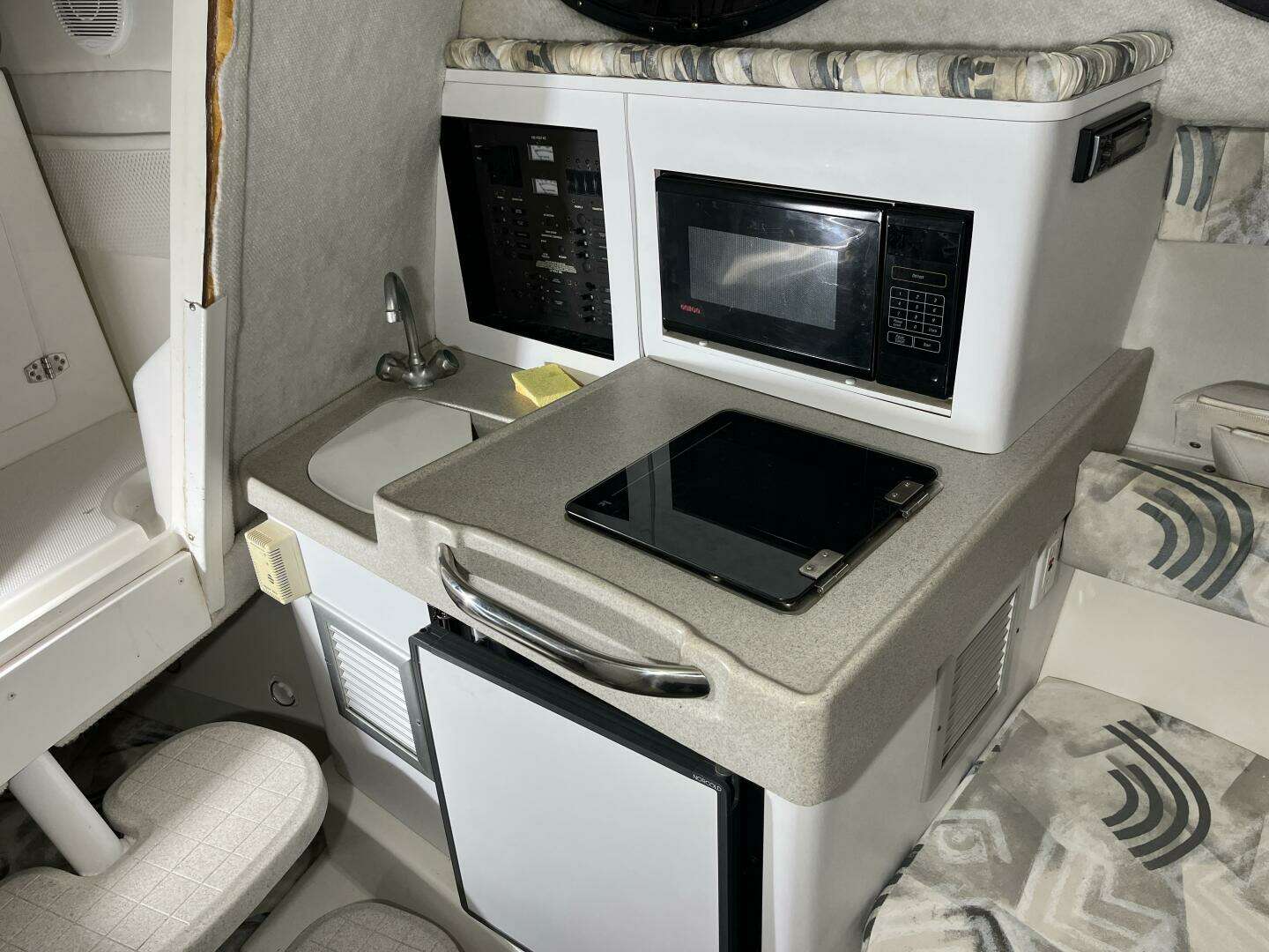 2001 Wellcraft 270 Coastal - Image 31