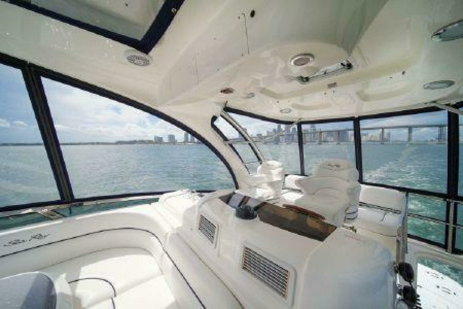 2007 Sea Ray 520 Sedan Bridge - Image 19