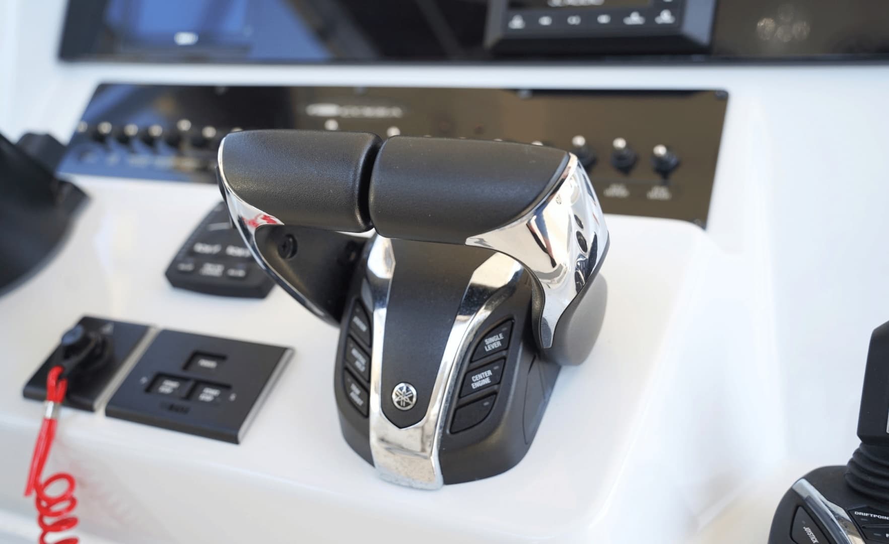 2023 Cobia 320CC - Image 30