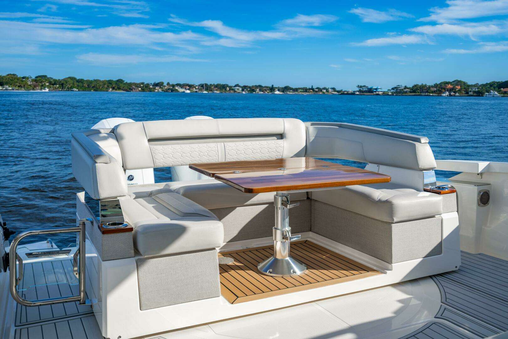 2022 Tiara Yachts 43 LS - Image 46