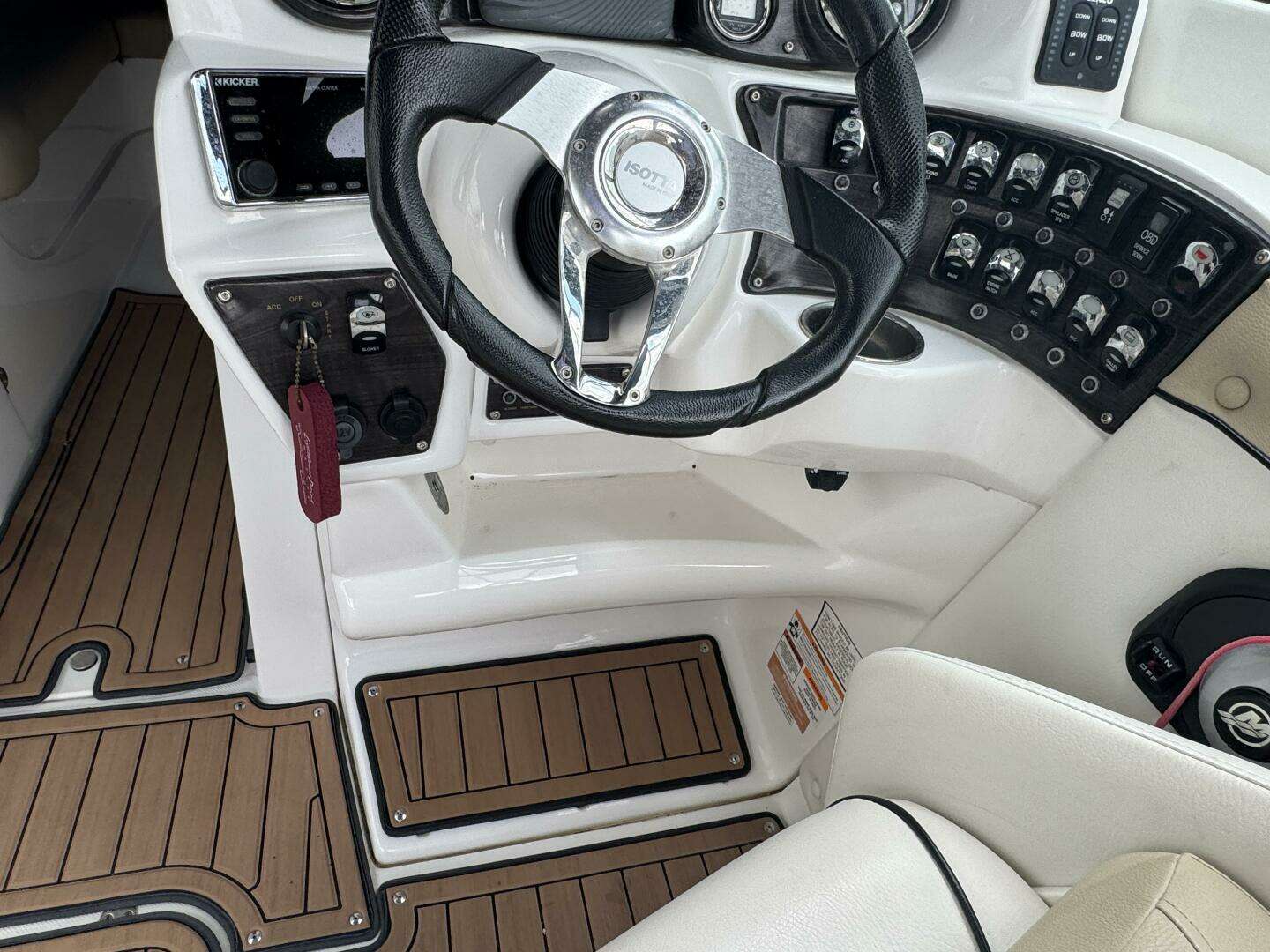 2017 Rinker QX 29 - Image 19