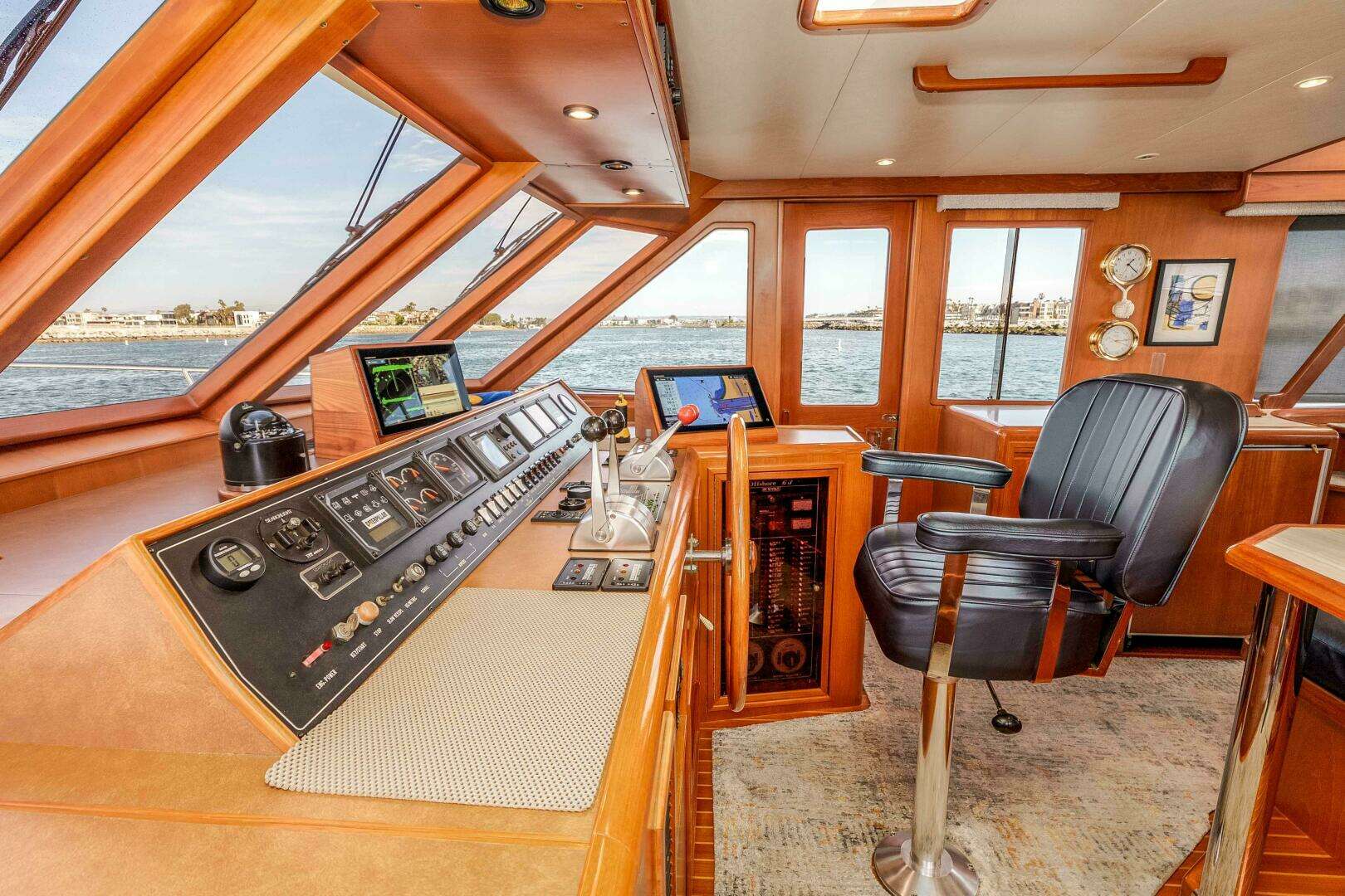 2000 Offshore Yachts Flushdeck - Image 30