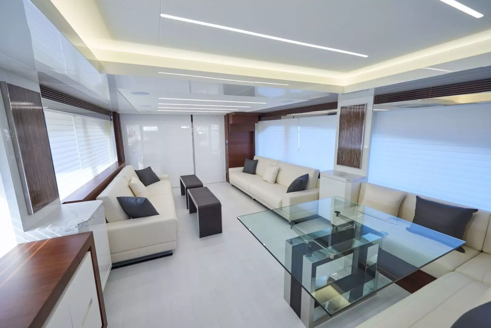 2020 Astondoa 80 Flybridge - Image 9