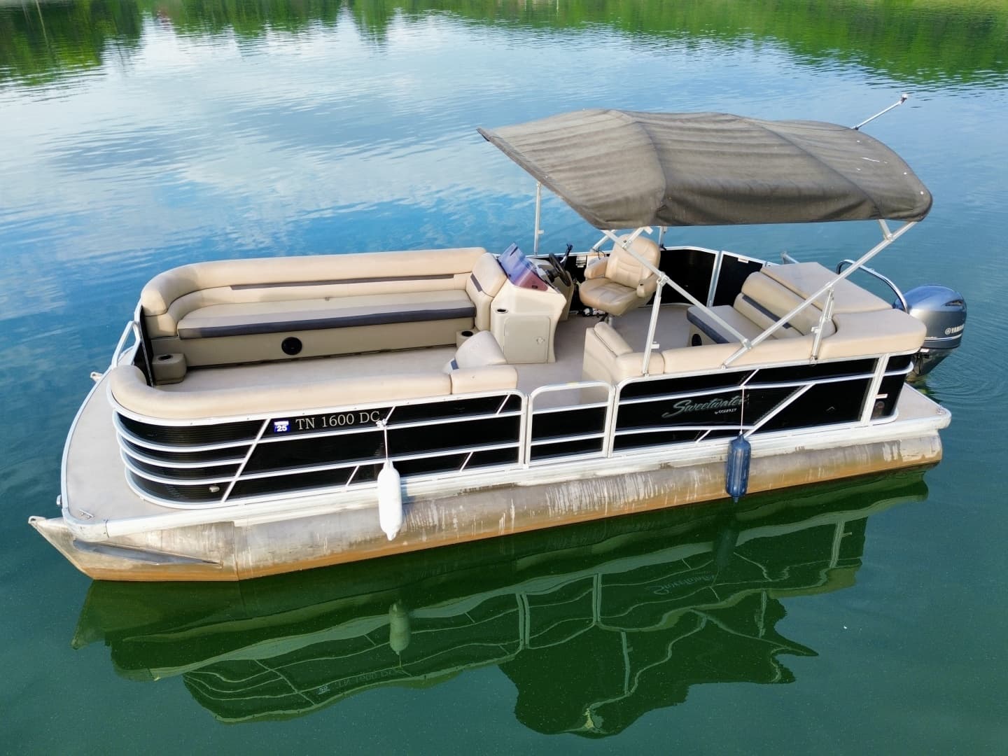 2019 Sweetwater 2386 Cruise Pontoon - Image 8