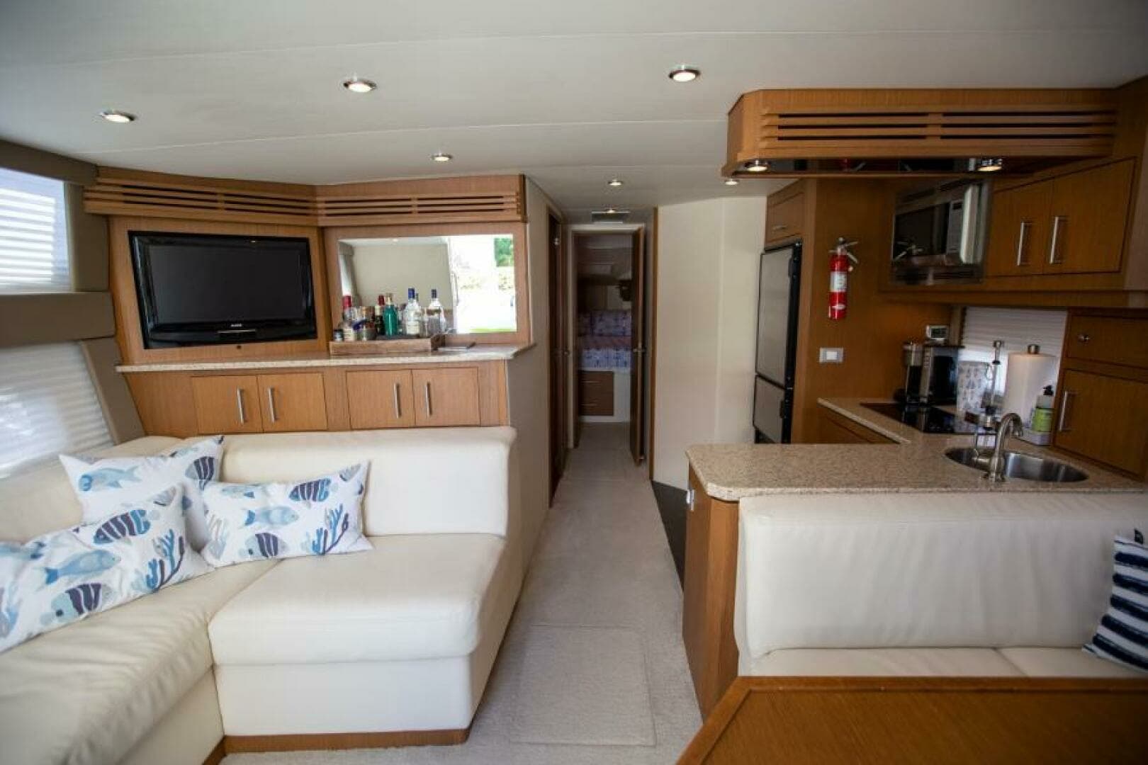 2012 Carver Sojourn - Image 22