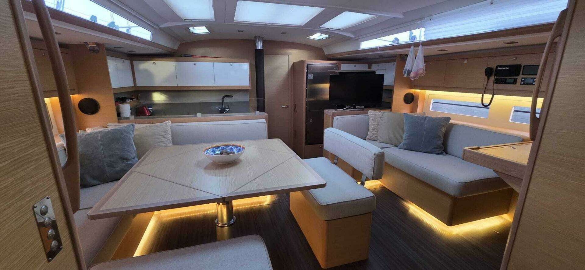 2022 Dufour 530 - Image 12
