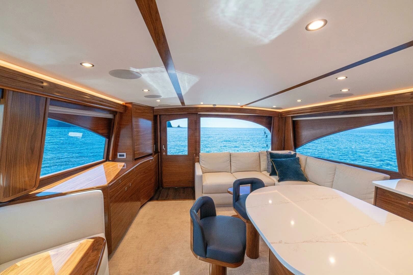 2025 Viking 58 Convertible - Image 7