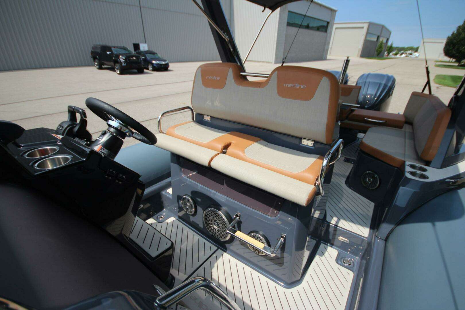 2024 Zodiac Medline 9 NEO - Image 21