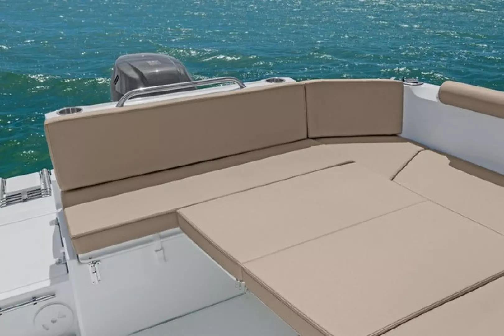 2026 Beneteau Antares 7 - Image 7