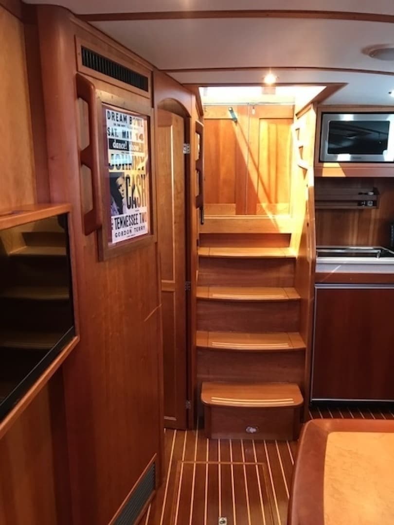2005 Sabre 42 Express - Image 13