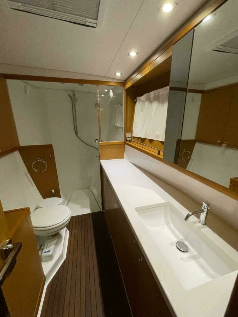 2015 Lagoon 450F - Image 17