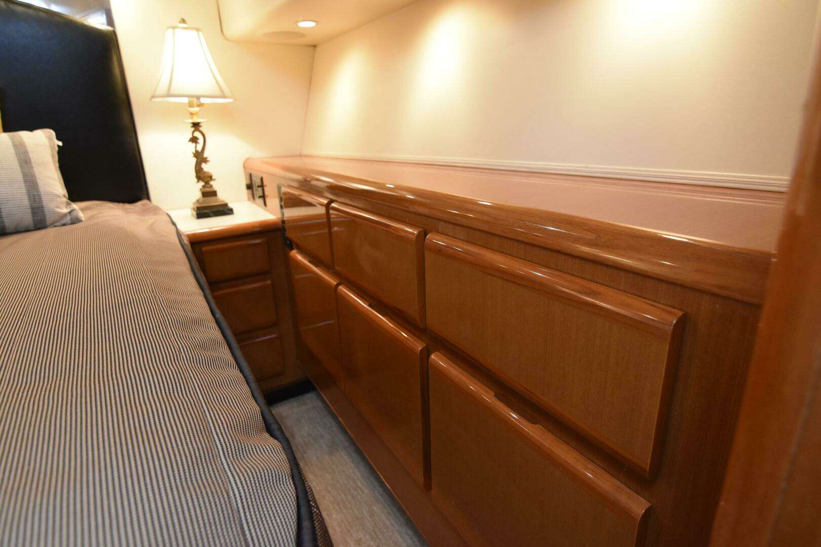 1999 Viking 58 Convertible - Image 25