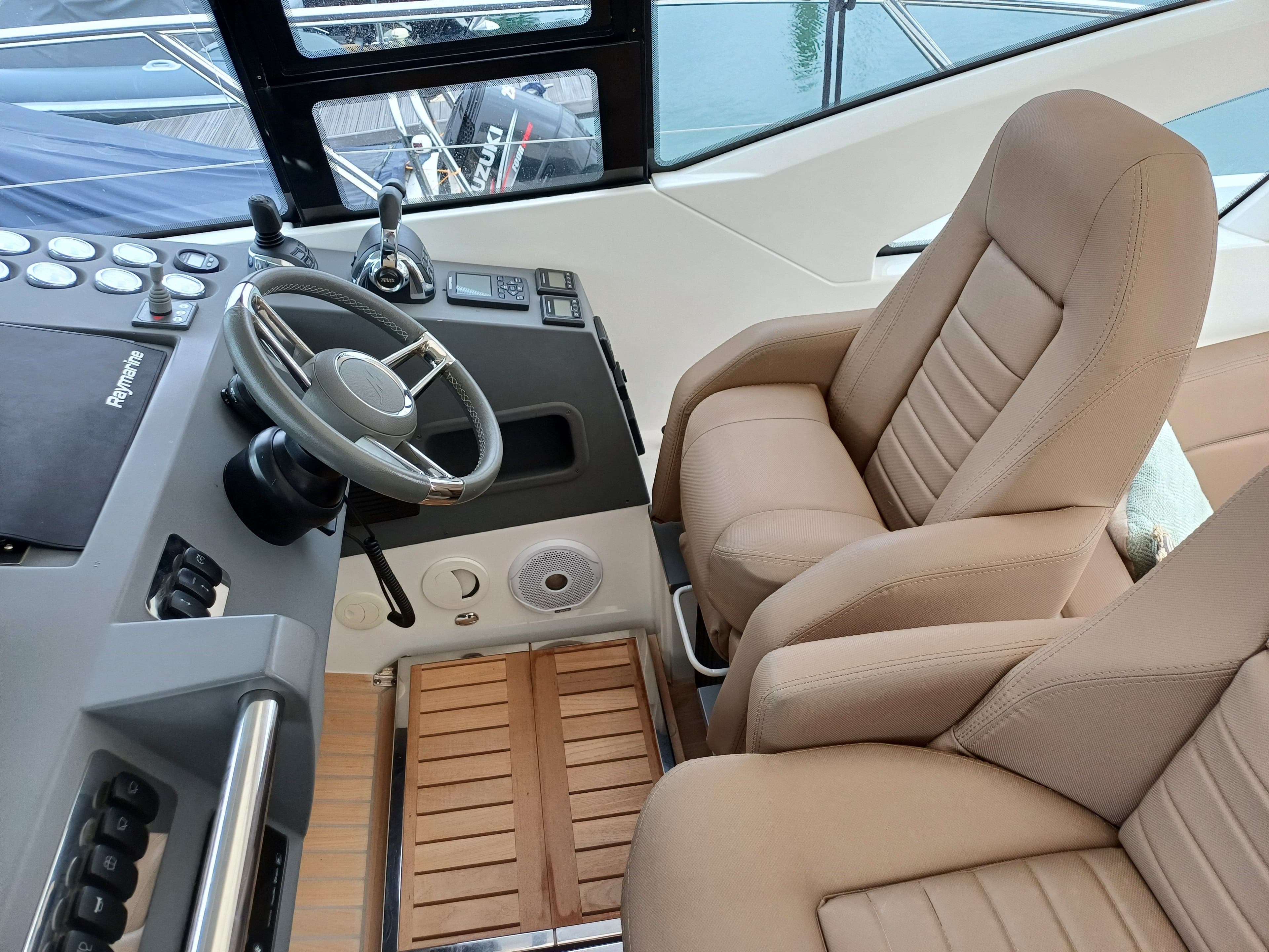 2018 Windy 46 Chinook - 9