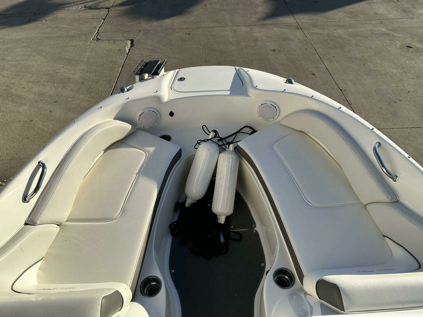 2012 Sea Ray 200 Sundeck - Image 10