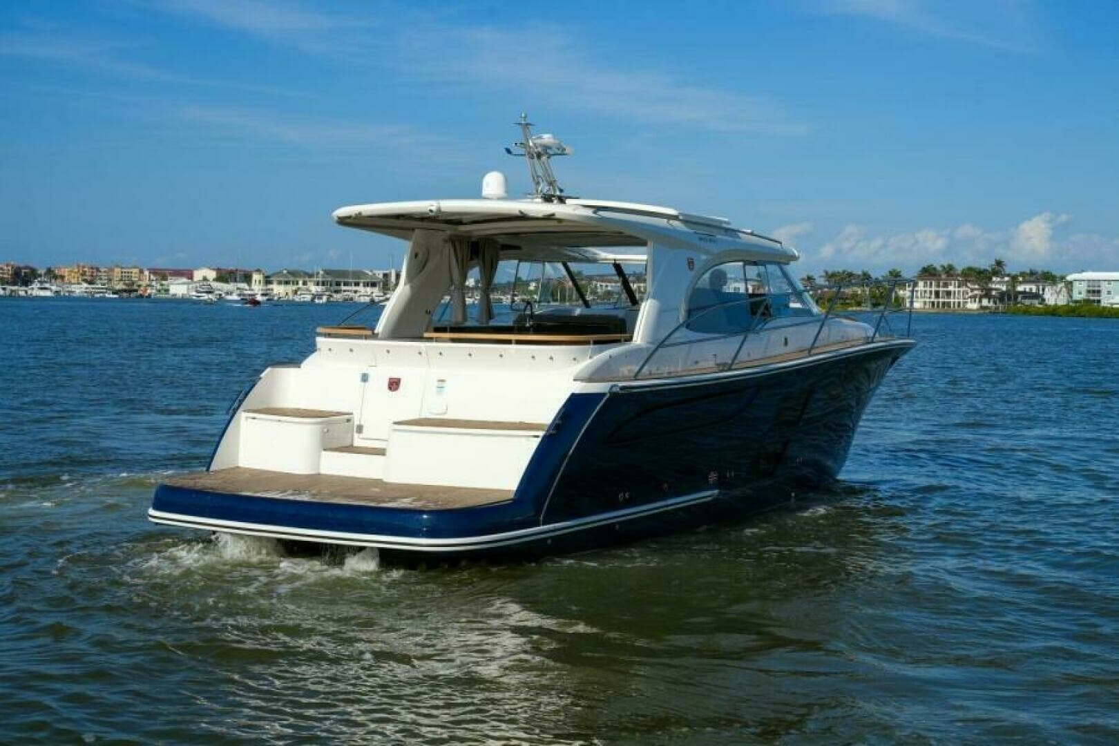 2026 Marex 360 Cabriolet Cruiser - Image 12