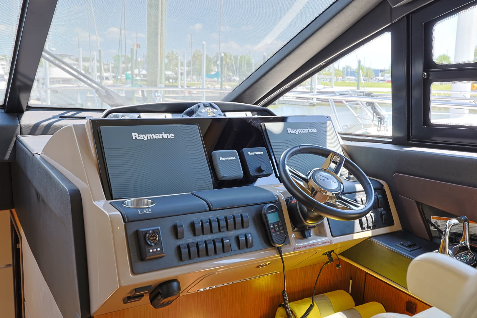 2017 Sea Ray L650 Fly - Image 26