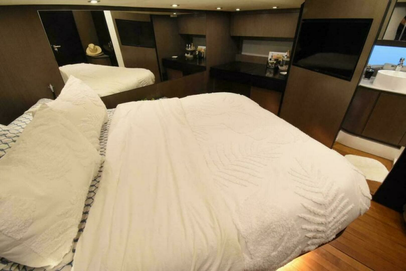 2024 Okean 52 Flybridge - Image 42