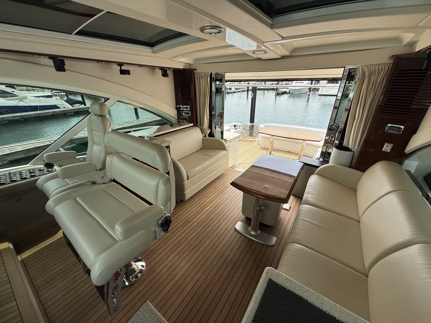 2009 Sea Ray 60 Sundancer - Image 4