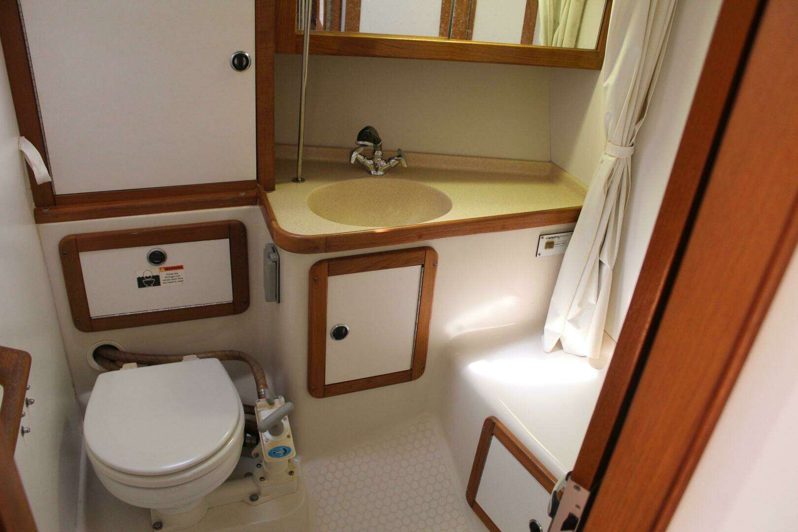 2000 Catalina 36 MkII - Image 16