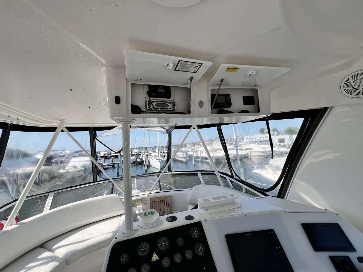 2000 Silverton 42C - Image 25