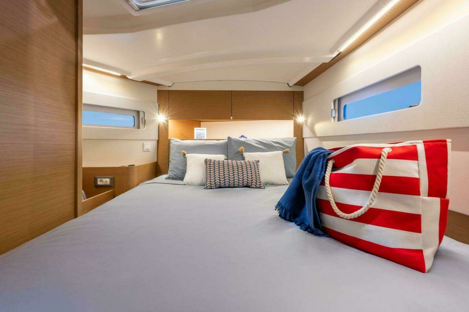 2027 Jeanneau Sun Odyssey 415 - Image 13