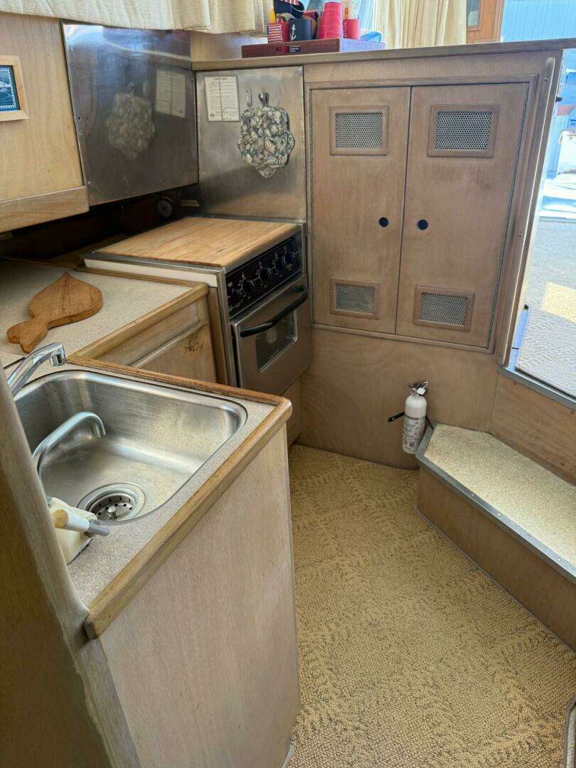 1967 Custom 42’ Flybridge Cruiser - Image 29
