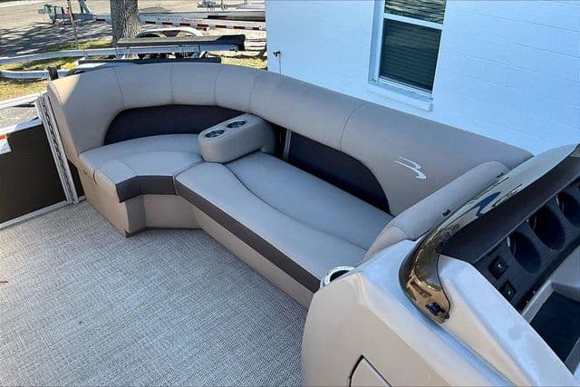 2019 Bennington 23 SPDX - 42