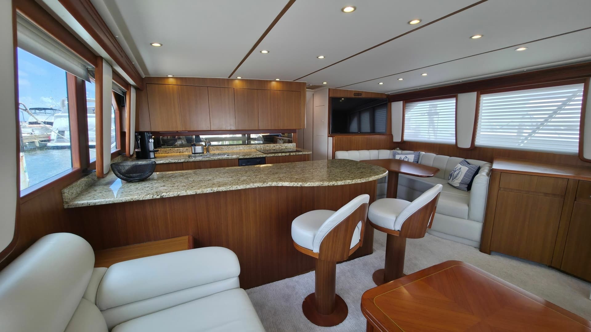 2010 Viking 64' Sportfish Convertible - Image 10