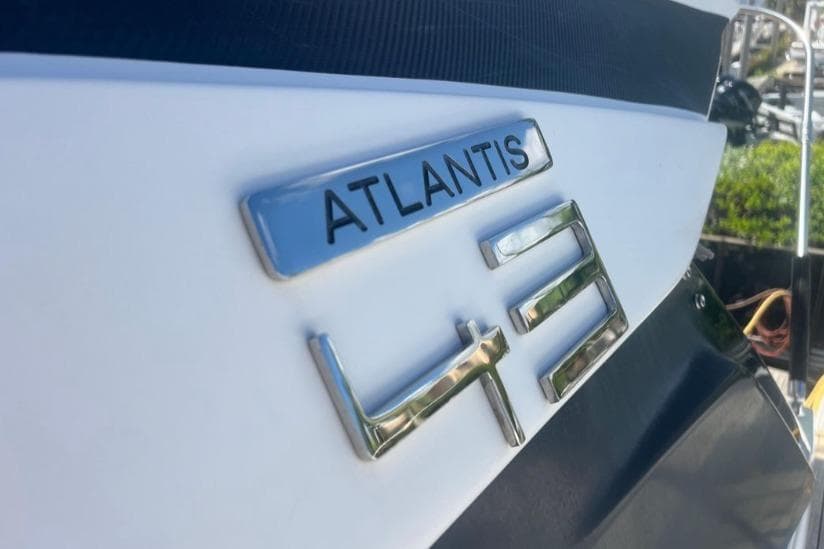 Azimut Atlantis 43 yacht emblem, 2020 model, close-up view.