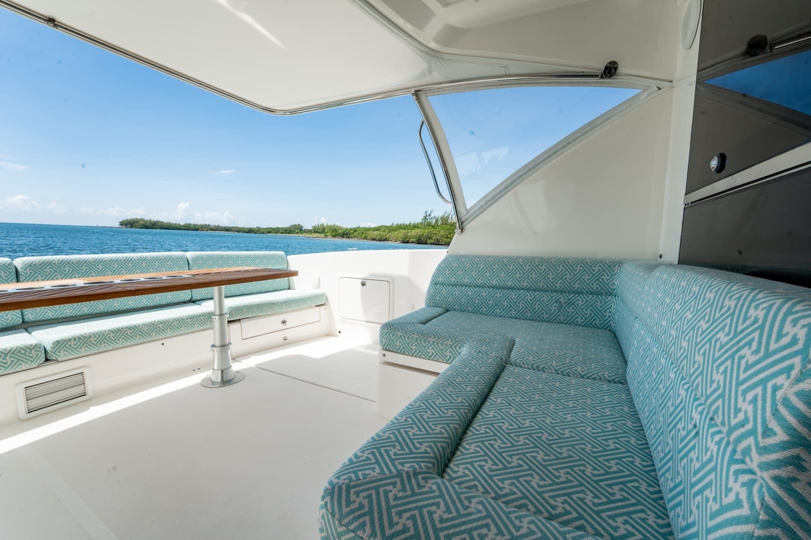 2016 Riviera 5000 Sport Yacht - Image 52