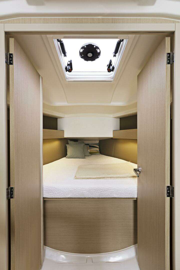 2026 Beneteau Oceanis 30.1 - Image 10