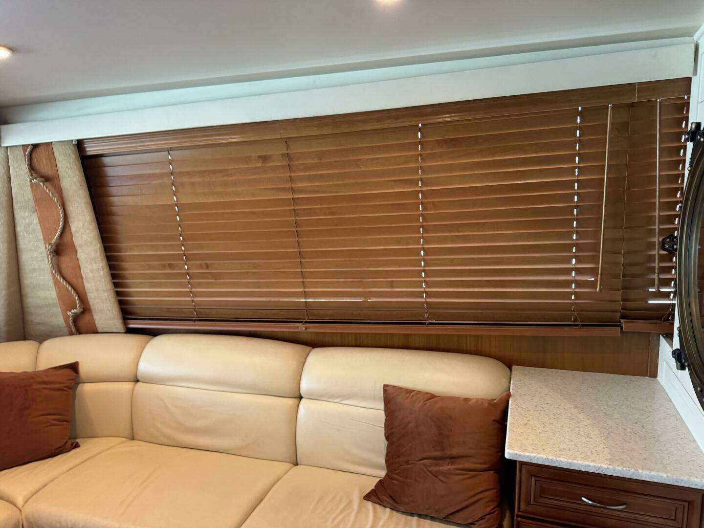 1995 Viking 58 Convertible - Image 49